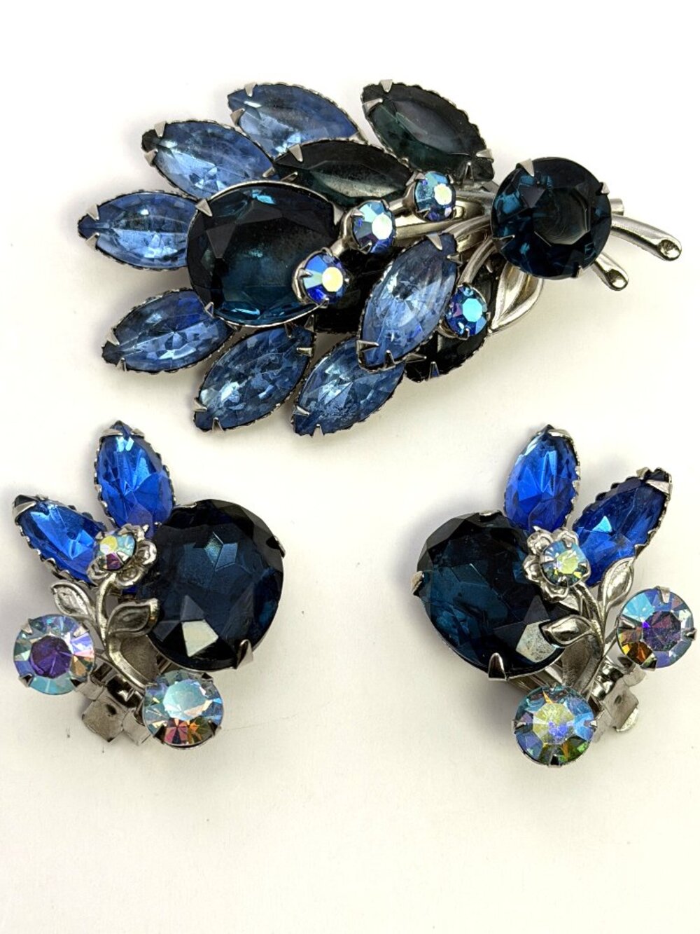 Vintage Celebrity Blue AB Rhinestone Brooch Clip Earring Set Demi-Parure
